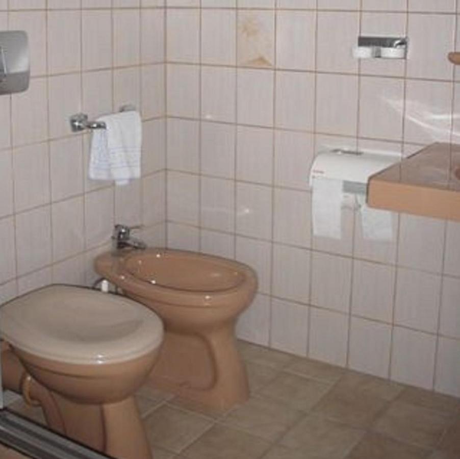 Hotel Restaurant Schmidter Bauernstube Нидегген Номер фото
